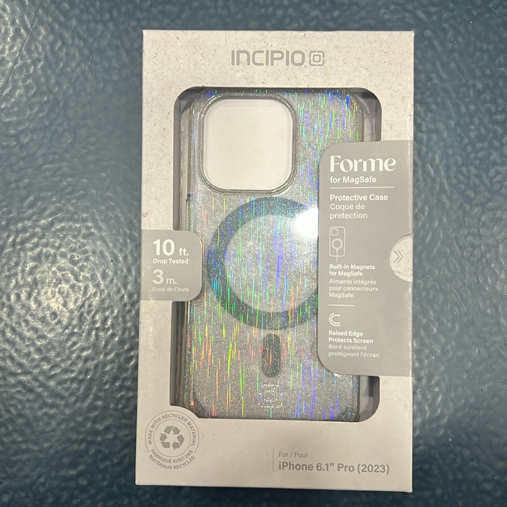 iPhone 15 pro case Incipio holographic clear MagSafe